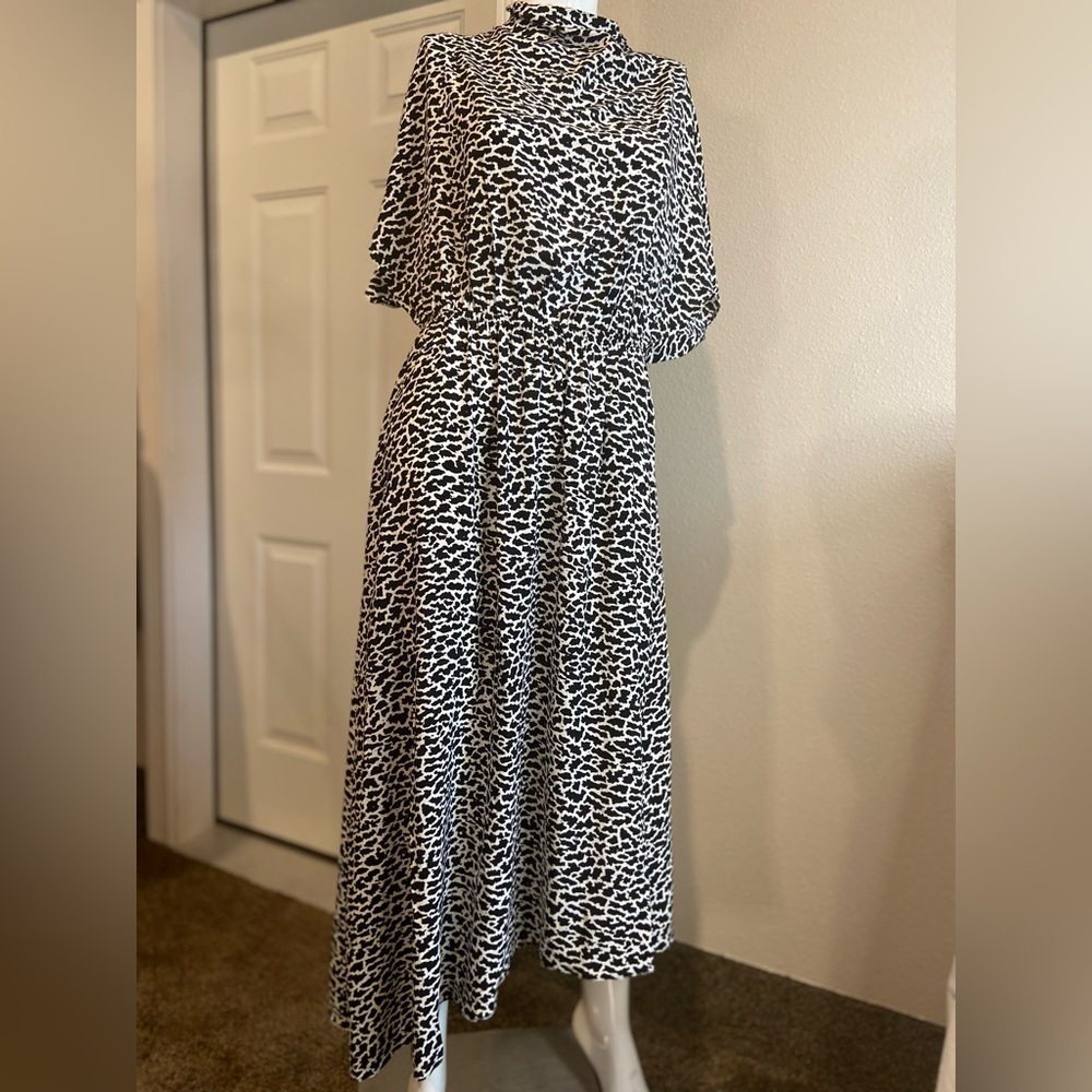 Stockholm Atelier & Other Stories~NWT~Asymmetric Hem~Funnel Neck~
Dress~Size 8
